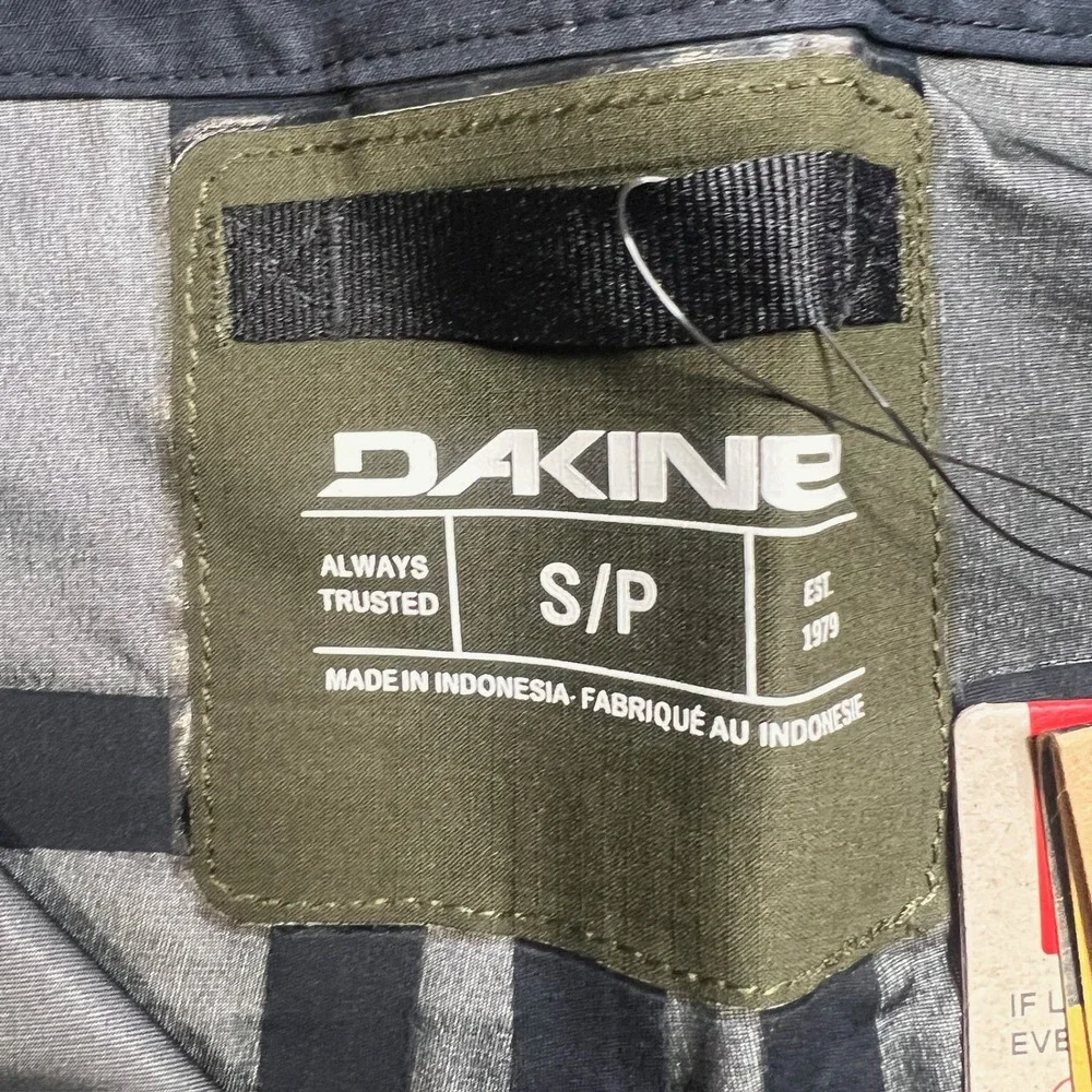 Dakine new tags